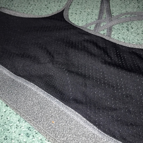 Champion Infinity Mesh Low-Impact Compression Sports Bra XL Black / Gray NWT! - Picture 5 of 7